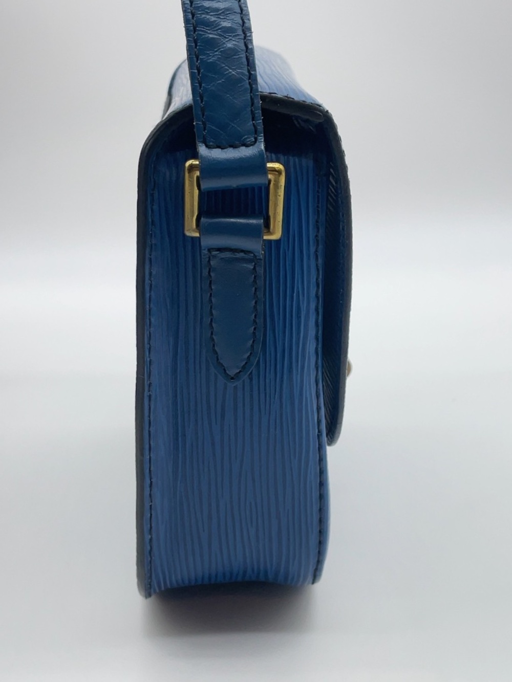 Louis Vuitton Epi Blue Saint Cloud Crossbody - Picture 5 of 12